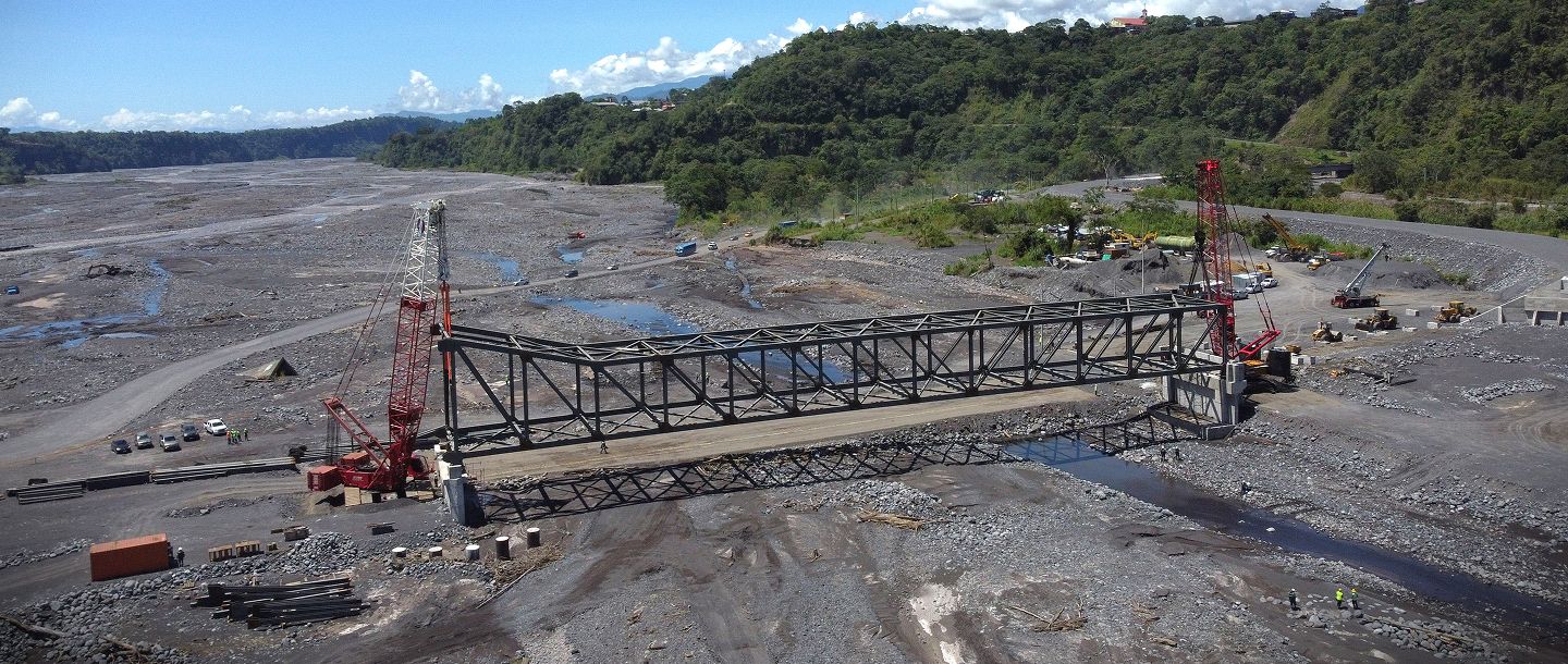 Trayectoria técnica y experiencia especializada en ingeniería de transporte pesado