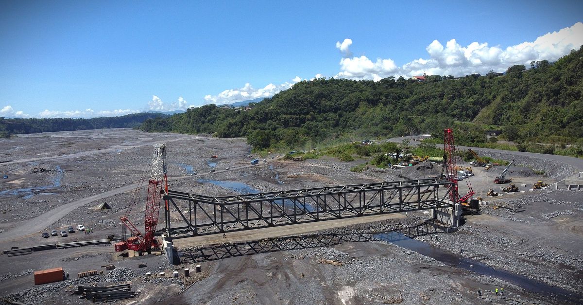 Proyecto de infraestructura y conectividad integral sobre río Upano con transporte fluvial