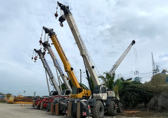 Grúas hidráulicas telescópicas para servicio de izaje y montajes industriales