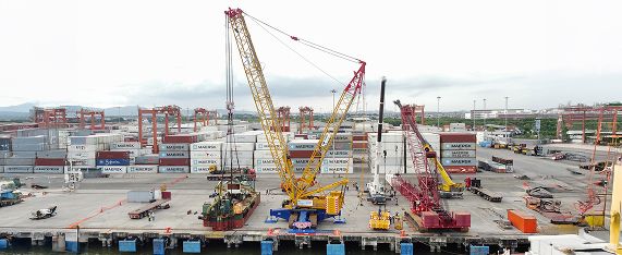 Grúas hidráulicas y sistemas de izaje especializados para montajes industriales