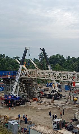 Movilización de torres de perforación petrolera, rig moves y transporte especializado