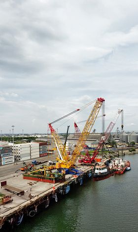 Operación de draga en río Guayas Ecuador, transporte fluvial y soluciones logísticas marítimas