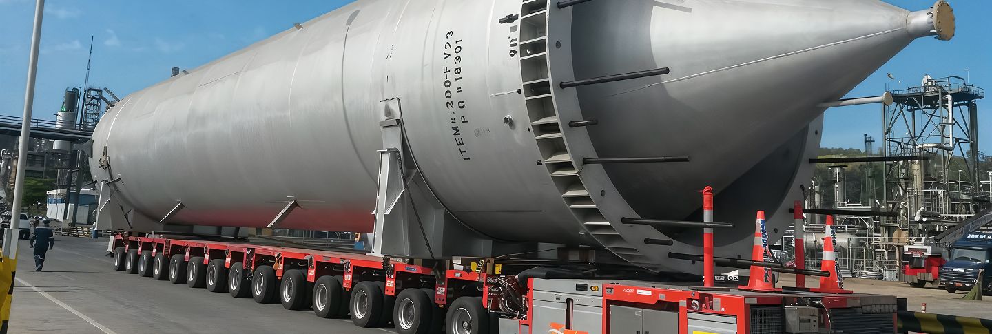 Cover de servicios de transporte especializado para carga pesada y sobredimensionada